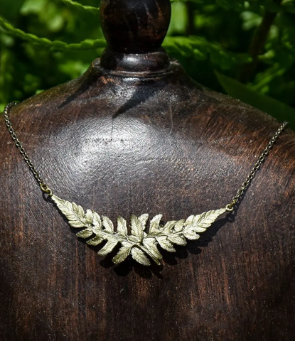 Dainty Fern Pendant Neclace