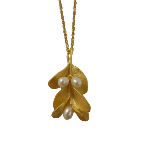 Gold Boxwood Necklace with Pearls