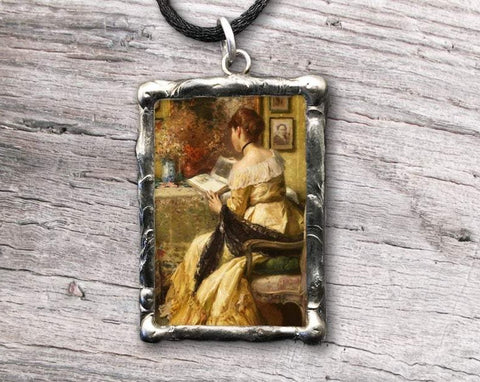 Book Lovers Pendant with Quote